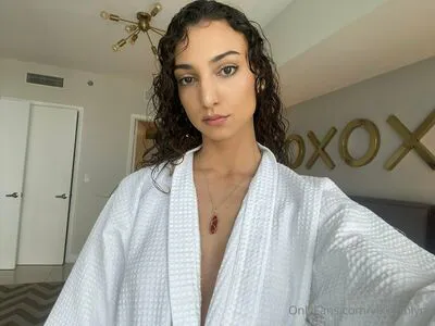Vikki Mlynn OnlyFans Leaked Free Thumbnail Picture - #XgbDHUJg34