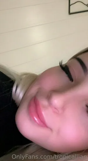 Vikkzy OnlyFans Leaked Free Thumbnail Picture - #4L7aXC3mwb