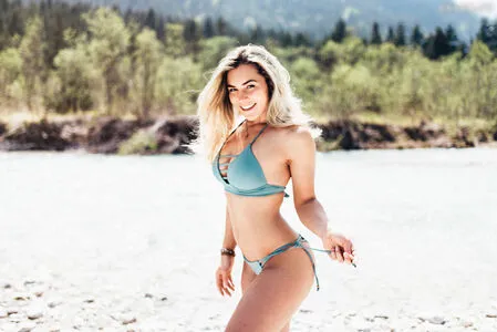 Viktoria Fischer OnlyFans Leaked Free Thumbnail Picture - #DfKgU56cUN