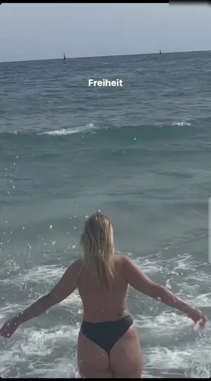 Viky Kid OnlyFans Leaked Free Thumbnail Picture - #CriMljEPUK