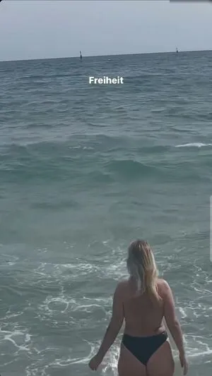 Viky Kid OnlyFans Leaked Free Thumbnail Picture - #X8k3ILoN3F