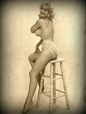 Vintage English Pinups OnlyFans Leaked Free Thumbnail Picture - #1ea1Um9uxQ
