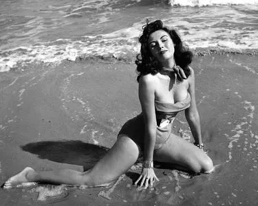 Vintage English Pinups OnlyFans Leaked Free Thumbnail Picture - #YKKHjr6mco