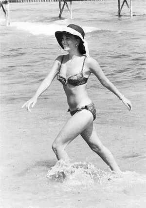 Vintage Sexy Celebs OnlyFans Leaked Free Thumbnail Picture - #BSGishm7eg