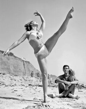 Vintage Sexy Celebs OnlyFans Leaked Free Thumbnail Picture - #FXWe9OzY97