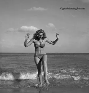 Vintage Sexy Celebs OnlyFans Leaked Free Thumbnail Picture - #I8EsmyVe2y