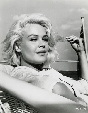 Vintage Sexy Celebs OnlyFans Leaked Free Thumbnail Picture - #cas5wujdEf