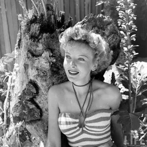 Vintage Sexy Celebs OnlyFans Leaked Free Thumbnail Picture - #h0WvT2UPyy