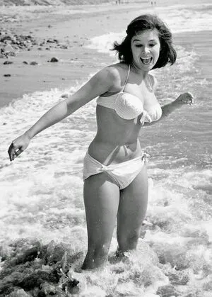 Vintage Sexy Celebs OnlyFans Leaked Free Thumbnail Picture - #mgpDQz8108