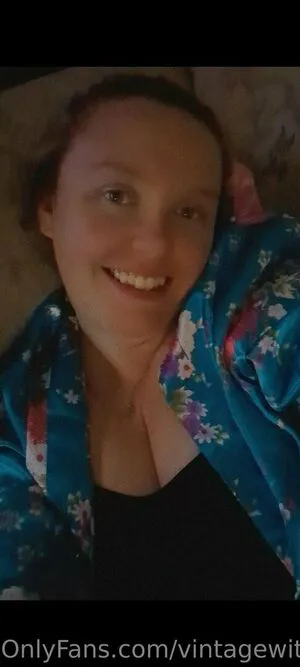 Vintagewitchteaze OnlyFans Leaked Free Thumbnail Picture - #1LEePA3bcc