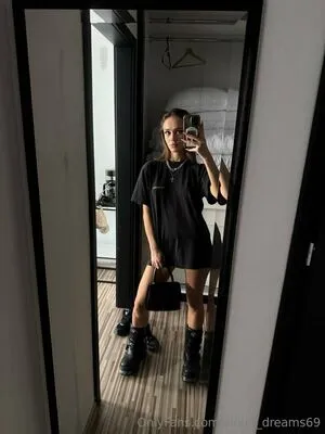 Violet Dreams69 OnlyFans Leaked Free Thumbnail Picture - #dMiWUsFoOm