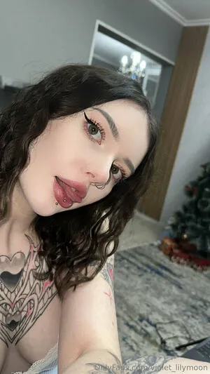 Violet Lilymoon OnlyFans Leaked Free Thumbnail Picture - #BWHLotEMwt