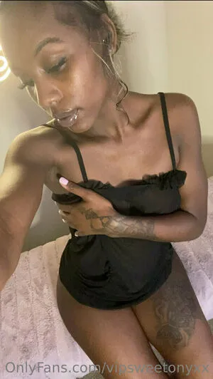 Vipsweetonyxx OnlyFans Leaked Free Thumbnail Picture - #1fkamhyNdv