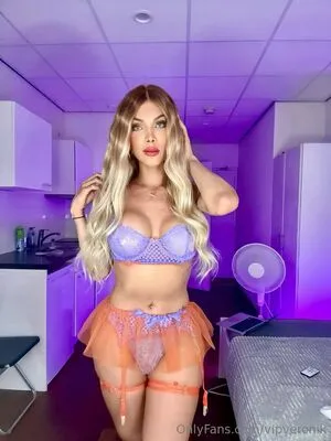 Vipveronik OnlyFans Leaked Free Thumbnail Picture - #Dgklm7e6m4