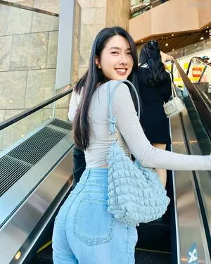 Vivian Lai OnlyFans Leaked Free Thumbnail Picture - #weDLv4DO4z