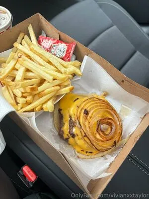 Vivianxxtaylor OnlyFans Leaked Free Thumbnail Picture - #HoS8rtVLco