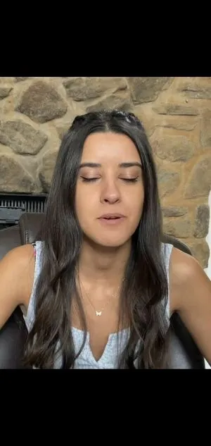 Vivreacts OnlyFans Leaked Free Thumbnail Picture - #4Icd9sQ3DI