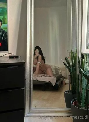 vmescudi OnlyFans Leaked Free Thumbnail Picture - #DmBWyeGlYj