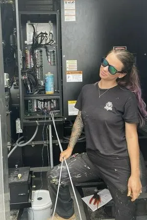 Volts Tats And Hardhats OnlyFans Leaked Free Thumbnail Picture - #nZ138M654h