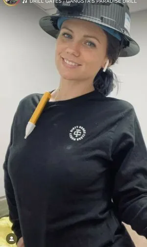 Volts Tats And Hardhats OnlyFans Leaked Free Thumbnail Picture - #zWmZaDauDr
