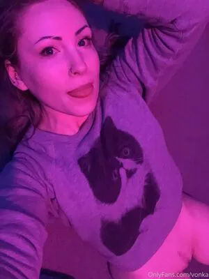 Vonka OnlyFans Leaked Free Thumbnail Picture - #dot9Ely80g