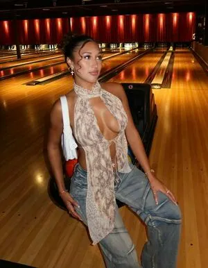 Vvaleriatellez OnlyFans Leaked Free Thumbnail Picture - #H4bX1giX8L