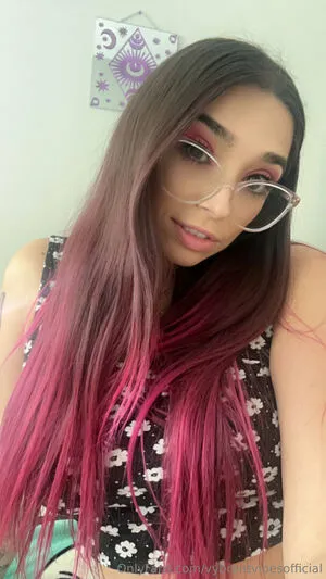 Vybrantvibesofficial OnlyFans Leaked Free Thumbnail Picture - #AWAgD54z2e