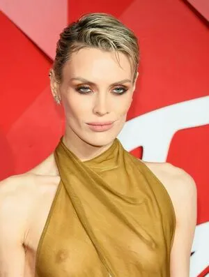 Wallis Day OnlyFans Leaked Free Thumbnail Picture - #K0YHzuqOOw