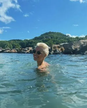 Wallis Day OnlyFans Leaked Free Thumbnail Picture - #ZIUFaw4riz