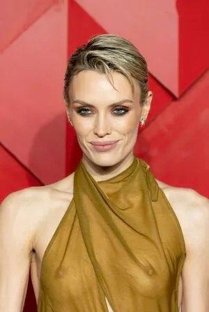Wallis Day OnlyFans Leaked Free Thumbnail Picture - #kLE4AeAwue