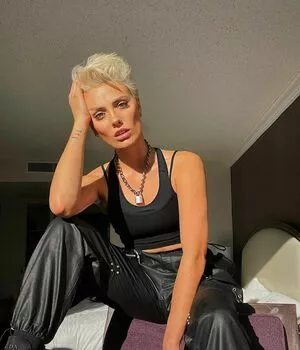 Wallis Day OnlyFans Leaked Free Thumbnail Picture - #kP1V3Pgqud