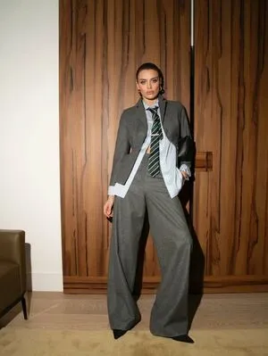 Wallis Day OnlyFans Leaked Free Thumbnail Picture - #sFnd8503bD