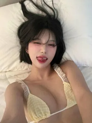 We8136 OnlyFans Leaked Free Thumbnail Picture - #89S8iSvuk1