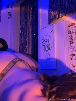 Weedprincess OnlyFans Leaked Free Thumbnail Picture - #9giWWhaoGw