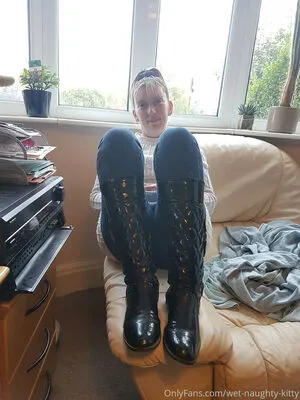 Wet Naughty Kitty OnlyFans Leaked Free Thumbnail Picture - #biBFp98B2e