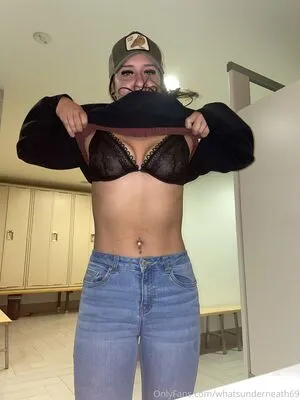 Whatsunderneath69 OnlyFans Leaked Free Thumbnail Picture - #1QeHGoFpru