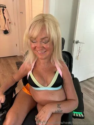 Wheelchairrapunzel OnlyFans Leaked Free Thumbnail Picture - #4onvDckj3Y