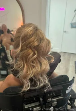 Wheelchairrapunzel OnlyFans Leaked Free Thumbnail Picture - #uvmaugK2DM