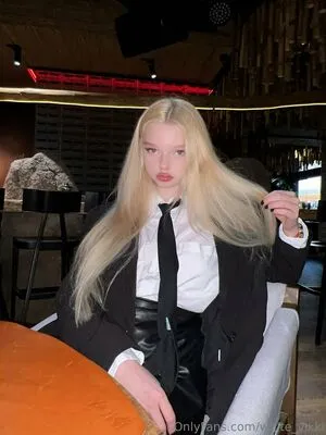 White Vikki OnlyFans Leaked Free Thumbnail Picture - #Xm8X7AcC6i