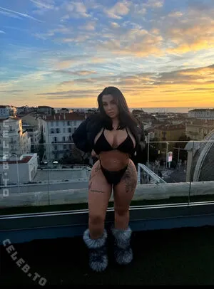 Whitechoccolat OnlyFans Leaked Free Thumbnail Picture - #37medomJ8R