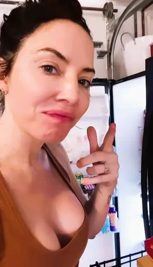 Whitney Cummings OnlyFans Leaked Free Thumbnail Picture - #0Mw8w34yWI