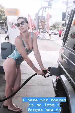 Whitney Cummings OnlyFans Leaked Free Thumbnail Picture - #pySLGLHsEB