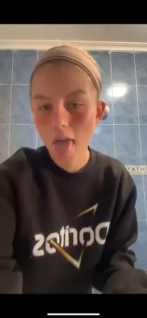 Who Is This OnlyFans Leaked Free Thumbnail Picture - #lePseVUT2N