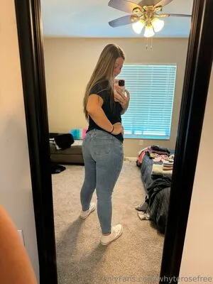 Whyterosefree OnlyFans Leaked Free Thumbnail Picture - #72Ik4zzBt9