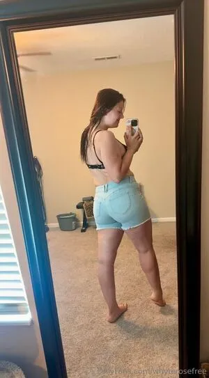 Whyterosefree OnlyFans Leaked Free Thumbnail Picture - #aZdo7ytx9n