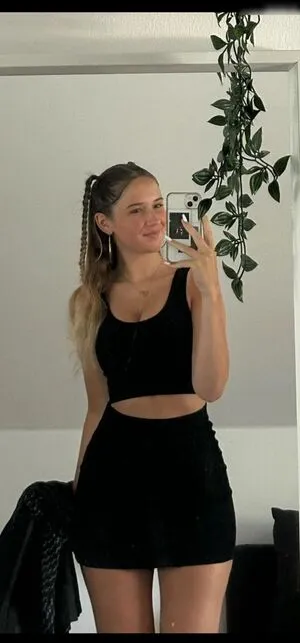 Wieke OnlyFans Leaked Free Thumbnail Picture - #2LAy77pIRZ