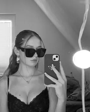 Wieke OnlyFans Leaked Free Thumbnail Picture - #grRam8Rcb8