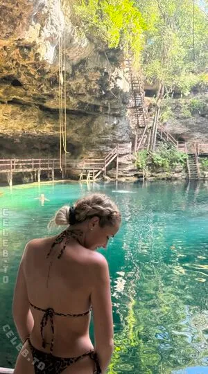 Wieke OnlyFans Leaked Free Thumbnail Picture - #l8uis7dN17