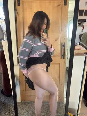 Wife In Pantyhose OnlyFans Leaked Free Thumbnail Picture - #5AR613Zcst