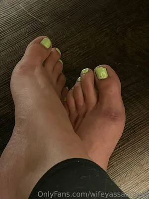 Wifeyassandfeet OnlyFans Leaked Free Thumbnail Picture - #v5DImrdxal